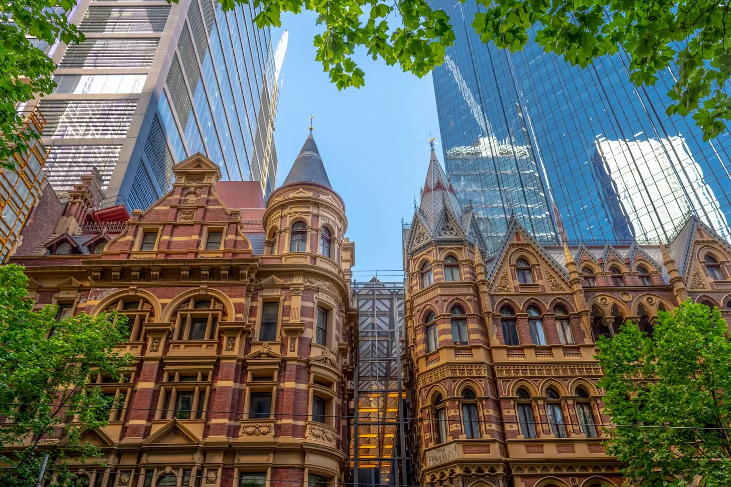 Current time in Melbourne, Australia – city skyline