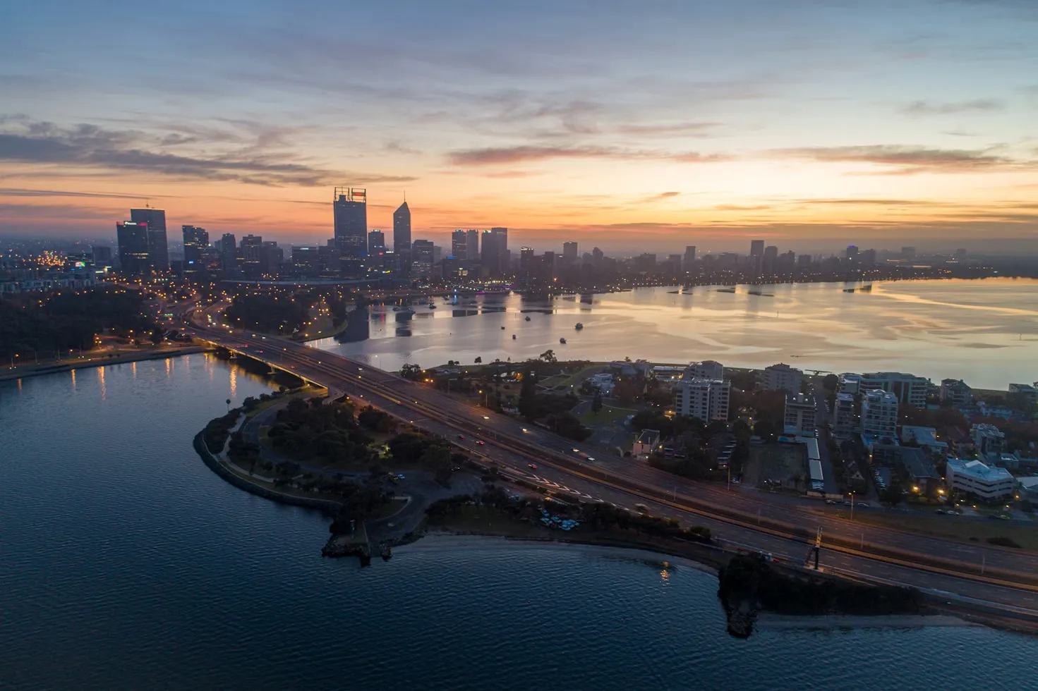 Current time in Perth, Australia – city skyline