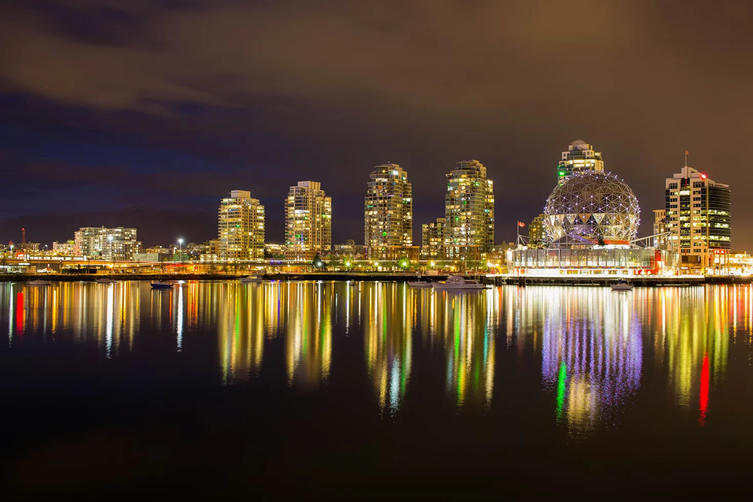 Current time in Vancouver, Canada – city skyline